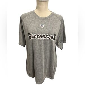 Reebok Tampa Bay Bucs shirt. Size M